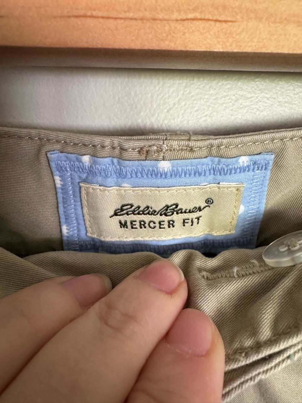 Eddie Bauer Mercer Fit Khaki Flat Front Chino Shorts women’s Size 8 - Picture 7 of 8